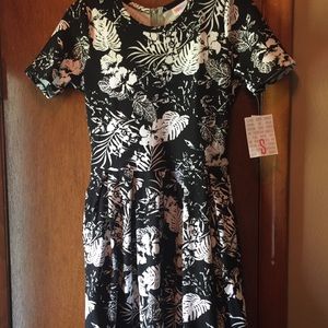 Lularoe Small Black and White Amelia